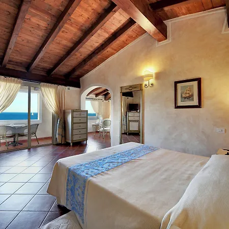 Colonna Resort, A Colonna Luxury Hotel, Hotell